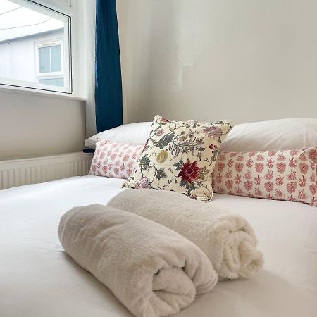 לונדון 134 Kilburn Road Apartment מראה חיצוני תמונה