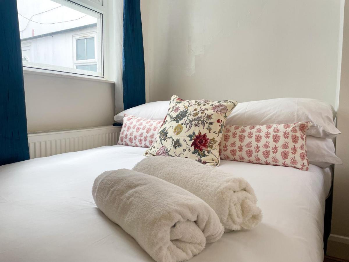 לונדון 134 Kilburn Road Apartment מראה חיצוני תמונה