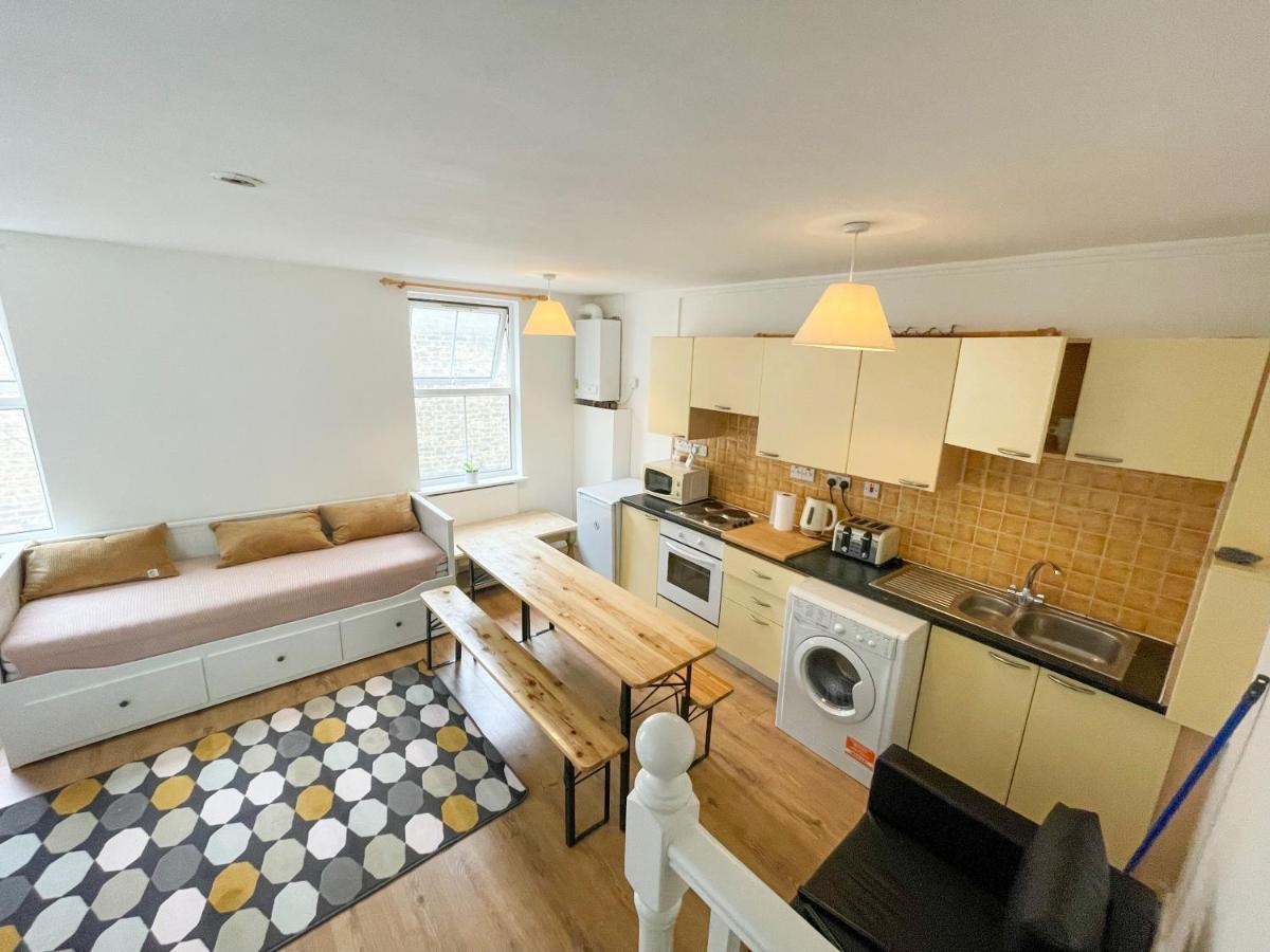 לונדון 134 Kilburn Road Apartment מראה חיצוני תמונה